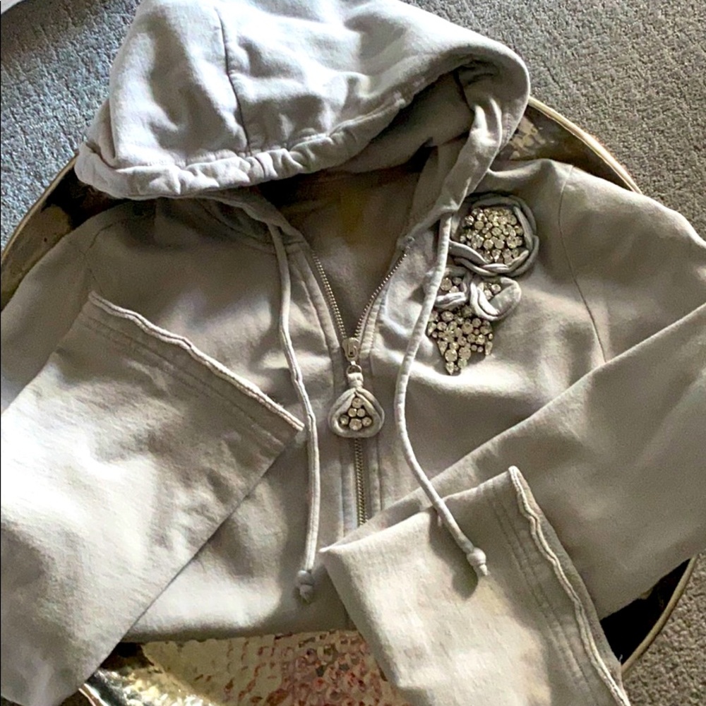Twisted heart 💖hoodie with crystal detail 💎❄️💕